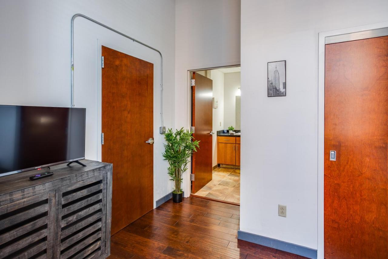 Ny Style Centric Loft With King Bed By Park Ave Apartment Rochester Ngoại thất bức ảnh
